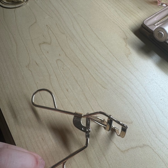 Silver Makeup Tool Eyelash Curler - Picture 3 of 3